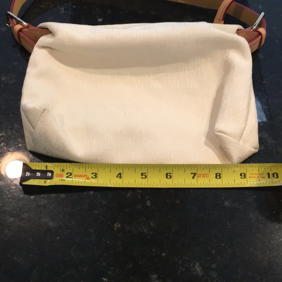 Cream color Dooney & Bourke small purse - Picture 4 of 6